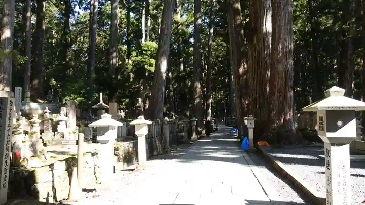 高野山金剛峯寺奥の院(和歌山県)