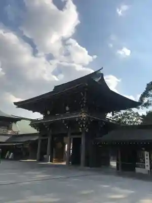 寒川神社の山門・神門
