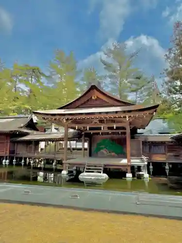 身曾岐神社の{uncategorized: "未分類", other: "その他", undefined: "問題あり", building: "その他建物", grave: "お墓", sacred_gate: "鳥居", guardian: "狛犬", statue: "像", buddha: "仏像", history: "歴史", nature: "自然", garden: "庭園", animal: "動物", pagoda: "塔", temizu: "手水舎", mountain_gate: "山門・神門", sanctuary: "本殿・本堂", subordinate: "末社・摂社", art: "芸術", scenery: "景色", jizo: "地蔵", ema: "絵馬", goshuin: "御朱印", omikuji: "おみくじ", items: "授与品その他", amulet: "お守り", goshuincho: "御朱印帳", eats: "食事", festival: "お祭り", votive_dance: "神楽", shichigosan: "七五三参", wedding: "結婚式", experience: "体験その他", initially: "初詣", around: "周辺", anti_infection: "感染症対策"}