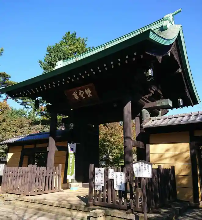 豪徳寺の山門・神門
