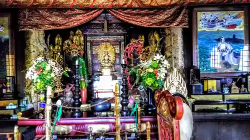 白翁山 神護寺の本殿・本堂