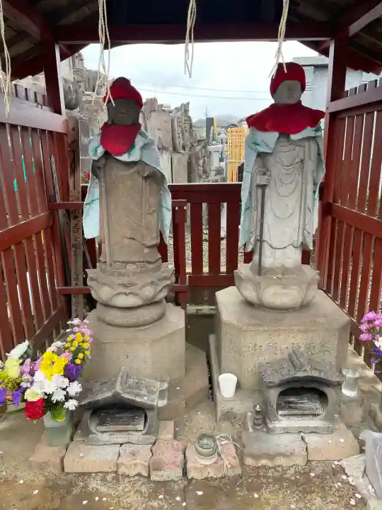 千葉寺の{uncategorized: "未分類", other: "その他", undefined: "問題あり", building: "その他建物", grave: "お墓", sacred_gate: "鳥居", guardian: "狛犬", statue: "像", buddha: "仏像", history: "歴史", nature: "自然", garden: "庭園", animal: "動物", pagoda: "塔", temizu: "手水舎", mountain_gate: "山門・神門", sanctuary: "本殿・本堂", subordinate: "末社・摂社", art: "芸術", scenery: "景色", jizo: "地蔵", ema: "絵馬", goshuin: "御朱印", omikuji: "おみくじ", items: "授与品その他", amulet: "お守り", goshuincho: "御朱印帳", eats: "食事", festival: "お祭り", votive_dance: "神楽", shichigosan: "七五三参", wedding: "結婚式", experience: "体験その他", initially: "初詣", around: "周辺", anti_infection: "感染症対策"}