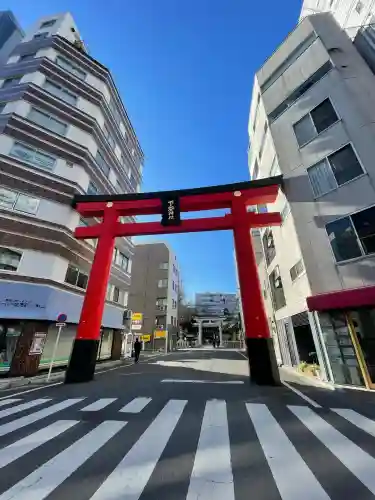 下谷神社の{uncategorized: "未分類", other: "その他", undefined: "問題あり", building: "その他建物", grave: "お墓", sacred_gate: "鳥居", guardian: "狛犬", statue: "像", buddha: "仏像", history: "歴史", nature: "自然", garden: "庭園", animal: "動物", pagoda: "塔", temizu: "手水舎", mountain_gate: "山門・神門", sanctuary: "本殿・本堂", subordinate: "末社・摂社", art: "芸術", scenery: "景色", jizo: "地蔵", ema: "絵馬", goshuin: "御朱印", omikuji: "おみくじ", items: "授与品その他", amulet: "お守り", goshuincho: "御朱印帳", eats: "食事", festival: "お祭り", votive_dance: "神楽", shichigosan: "七五三参", wedding: "結婚式", experience: "体験その他", initially: "初詣", around: "周辺", anti_infection: "感染症対策"}