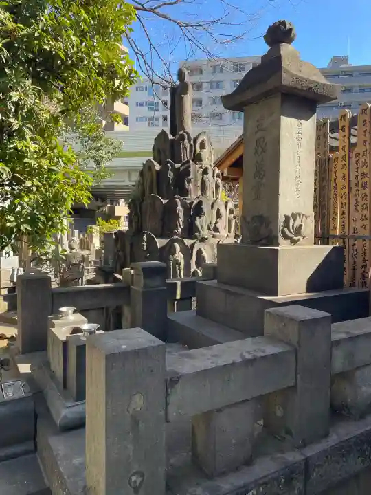 大泉寺の{uncategorized: "未分類", other: "その他", undefined: "問題あり", building: "その他建物", grave: "お墓", sacred_gate: "鳥居", guardian: "狛犬", statue: "像", buddha: "仏像", history: "歴史", nature: "自然", garden: "庭園", animal: "動物", pagoda: "塔", temizu: "手水舎", mountain_gate: "山門・神門", sanctuary: "本殿・本堂", subordinate: "末社・摂社", art: "芸術", scenery: "景色", jizo: "地蔵", ema: "絵馬", goshuin: "御朱印", omikuji: "おみくじ", items: "授与品その他", amulet: "お守り", goshuincho: "御朱印帳", eats: "食事", festival: "お祭り", votive_dance: "神楽", shichigosan: "七五三参", wedding: "結婚式", experience: "体験その他", initially: "初詣", around: "周辺", anti_infection: "感染症対策"}