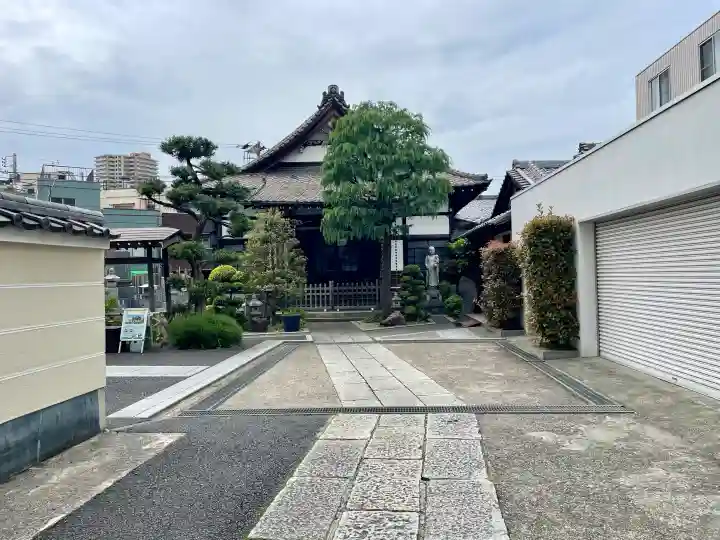 公春院の{uncategorized: "未分類", other: "その他", undefined: "問題あり", building: "その他建物", grave: "お墓", sacred_gate: "鳥居", guardian: "狛犬", statue: "像", buddha: "仏像", history: "歴史", nature: "自然", garden: "庭園", animal: "動物", pagoda: "塔", temizu: "手水舎", mountain_gate: "山門・神門", sanctuary: "本殿・本堂", subordinate: "末社・摂社", art: "芸術", scenery: "景色", jizo: "地蔵", ema: "絵馬", goshuin: "御朱印", omikuji: "おみくじ", items: "授与品その他", amulet: "お守り", goshuincho: "御朱印帳", eats: "食事", festival: "お祭り", votive_dance: "神楽", shichigosan: "七五三参", wedding: "結婚式", experience: "体験その他", initially: "初詣", around: "周辺", anti_infection: "感染症対策"}