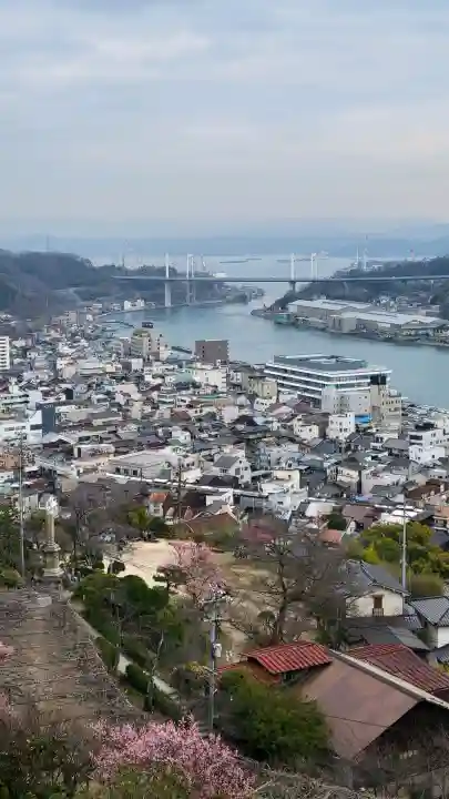 千光寺の{uncategorized: "未分類", other: "その他", undefined: "問題あり", building: "その他建物", grave: "お墓", sacred_gate: "鳥居", guardian: "狛犬", statue: "像", buddha: "仏像", history: "歴史", nature: "自然", garden: "庭園", animal: "動物", pagoda: "塔", temizu: "手水舎", mountain_gate: "山門・神門", sanctuary: "本殿・本堂", subordinate: "末社・摂社", art: "芸術", scenery: "景色", jizo: "地蔵", ema: "絵馬", goshuin: "御朱印", omikuji: "おみくじ", items: "授与品その他", amulet: "お守り", goshuincho: "御朱印帳", eats: "食事", festival: "お祭り", votive_dance: "神楽", shichigosan: "七五三参", wedding: "結婚式", experience: "体験その他", initially: "初詣", around: "周辺", anti_infection: "感染症対策"}