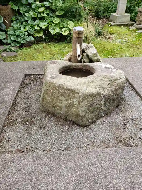 清水八幡神社の手水舎