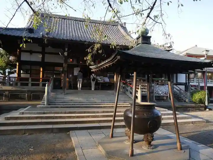 新井薬師(梅照院)の本殿・本堂