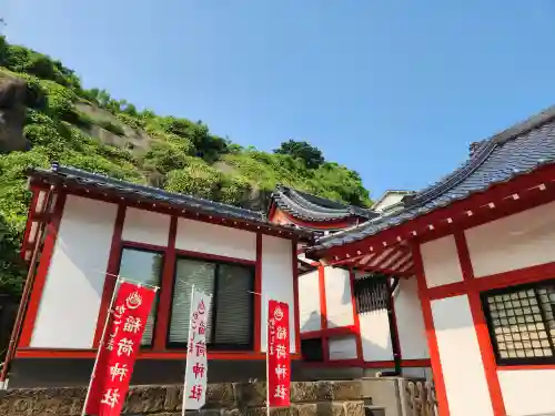 稲荷神社の本殿