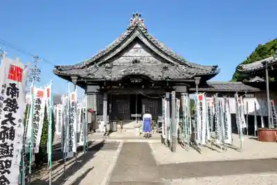 弥勒寺の本殿・本堂