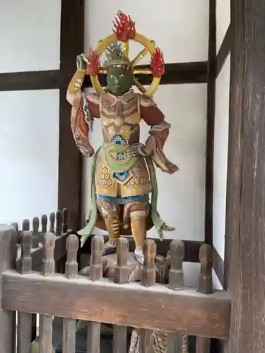 叡福寺の像