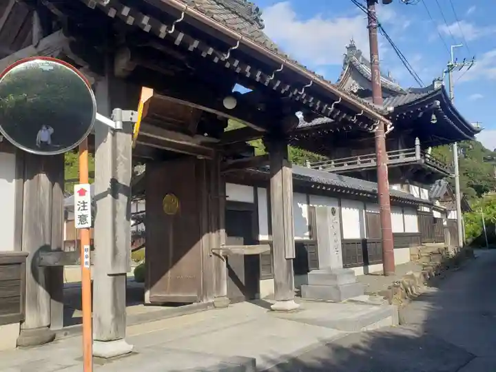 妙応寺の山門・神門