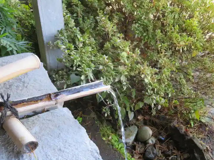 手長神社の手水舎