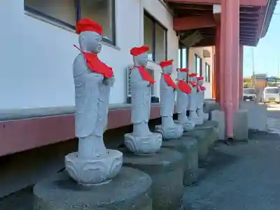 雲竜寺の{uncategorized: "未分類", other: "その他", undefined: "問題あり", building: "その他建物", grave: "お墓", sacred_gate: "鳥居", guardian: "狛犬", statue: "像", buddha: "仏像", history: "歴史", nature: "自然", garden: "庭園", animal: "動物", pagoda: "塔", temizu: "手水舎", mountain_gate: "山門・神門", sanctuary: "本殿・本堂", subordinate: "末社・摂社", art: "芸術", scenery: "景色", jizo: "地蔵", ema: "絵馬", goshuin: "御朱印", omikuji: "おみくじ", items: "授与品その他", amulet: "お守り", goshuincho: "御朱印帳", eats: "食事", festival: "お祭り", votive_dance: "神楽", shichigosan: "七五三参", wedding: "結婚式", experience: "体験その他", initially: "初詣", around: "周辺", anti_infection: "感染症対策"}
