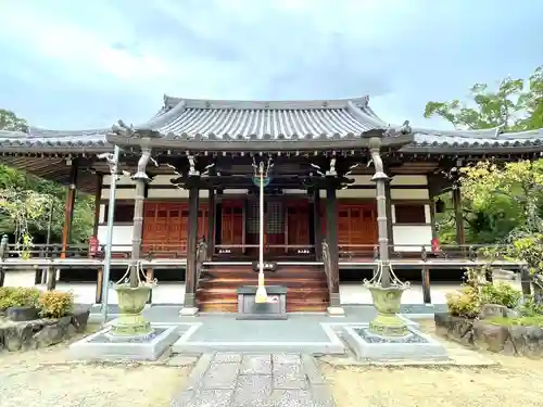 昆陽寺の本殿・本堂