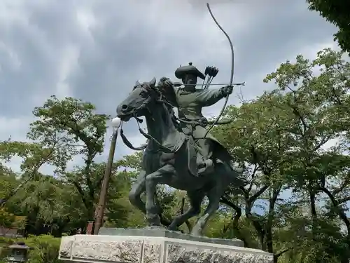 富士山本宮浅間大社の像