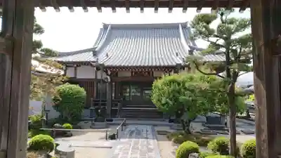 荘園寺の本殿・本堂