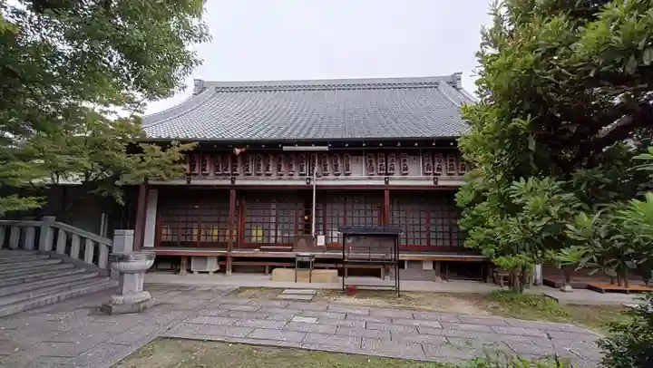 泉増院の本殿・本堂