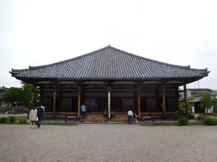 元興寺の本殿・本堂