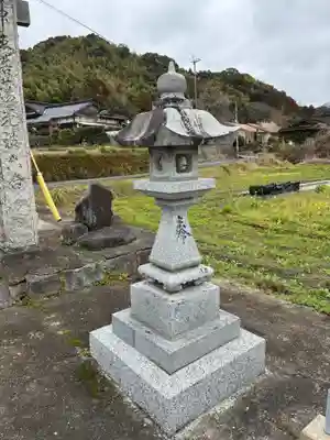 鮭神社の塔