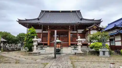 常楽寺の本殿・本堂