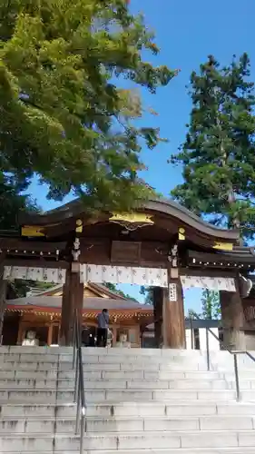 高麗神社の山門・神門