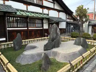 光清寺の{uncategorized: "未分類", other: "その他", undefined: "問題あり", building: "その他建物", grave: "お墓", sacred_gate: "鳥居", guardian: "狛犬", statue: "像", buddha: "仏像", history: "歴史", nature: "自然", garden: "庭園", animal: "動物", pagoda: "塔", temizu: "手水舎", mountain_gate: "山門・神門", sanctuary: "本殿・本堂", subordinate: "末社・摂社", art: "芸術", scenery: "景色", jizo: "地蔵", ema: "絵馬", goshuin: "御朱印", omikuji: "おみくじ", items: "授与品その他", amulet: "お守り", goshuincho: "御朱印帳", eats: "食事", festival: "お祭り", votive_dance: "神楽", shichigosan: "七五三参", wedding: "結婚式", experience: "体験その他", initially: "初詣", around: "周辺", anti_infection: "感染症対策"}