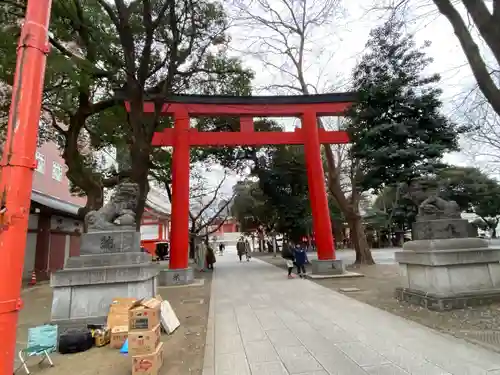 花園神社の鳥居