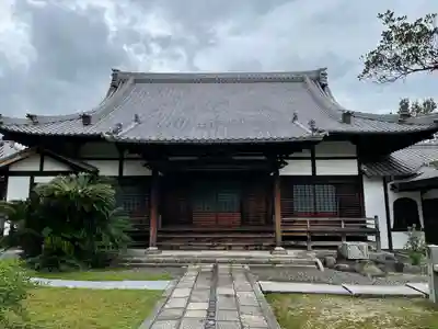 長母寺の本殿・本堂