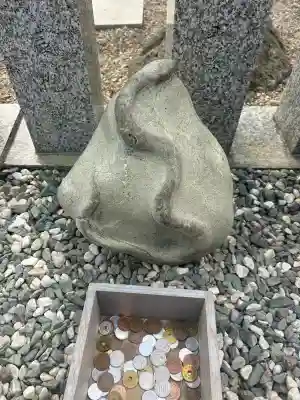 金蛇水神社の{uncategorized: "未分類", other: "その他", undefined: "問題あり", building: "その他建物", grave: "お墓", sacred_gate: "鳥居", guardian: "狛犬", statue: "像", buddha: "仏像", history: "歴史", nature: "自然", garden: "庭園", animal: "動物", pagoda: "塔", temizu: "手水舎", mountain_gate: "山門・神門", sanctuary: "本殿・本堂", subordinate: "末社・摂社", art: "芸術", scenery: "景色", jizo: "地蔵", ema: "絵馬", goshuin: "御朱印", omikuji: "おみくじ", items: "授与品その他", amulet: "お守り", goshuincho: "御朱印帳", eats: "食事", festival: "お祭り", votive_dance: "神楽", shichigosan: "七五三参", wedding: "結婚式", experience: "体験その他", initially: "初詣", around: "周辺", anti_infection: "感染症対策"}