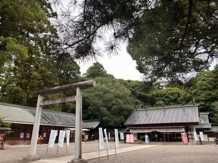 常磐神社の{uncategorized: "未分類", other: "その他", undefined: "問題あり", building: "その他建物", grave: "お墓", sacred_gate: "鳥居", guardian: "狛犬", statue: "像", buddha: "仏像", history: "歴史", nature: "自然", garden: "庭園", animal: "動物", pagoda: "塔", temizu: "手水舎", mountain_gate: "山門・神門", sanctuary: "本殿・本堂", subordinate: "末社・摂社", art: "芸術", scenery: "景色", jizo: "地蔵", ema: "絵馬", goshuin: "御朱印", omikuji: "おみくじ", items: "授与品その他", amulet: "お守り", goshuincho: "御朱印帳", eats: "食事", festival: "お祭り", votive_dance: "神楽", shichigosan: "七五三参", wedding: "結婚式", experience: "体験その他", initially: "初詣", around: "周辺", anti_infection: "感染症対策"}