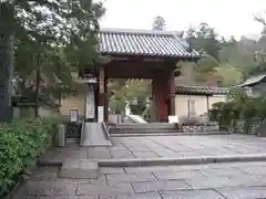 観心寺の山門