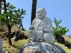 島児神社の像