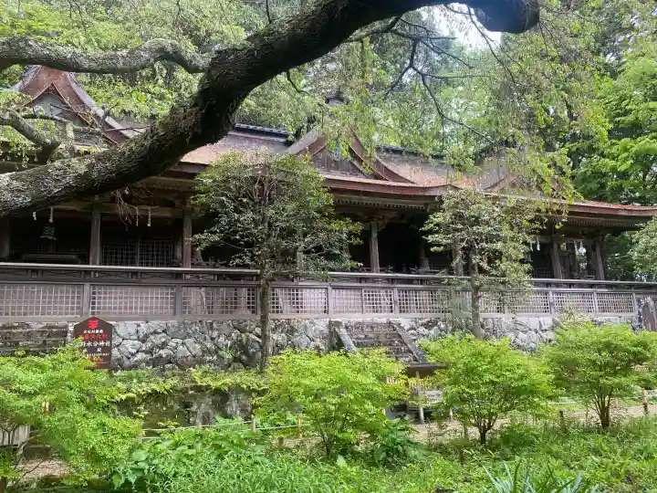吉野水分神社(吉野町)の{uncategorized: "未分類", other: "その他", undefined: "問題あり", building: "その他建物", grave: "お墓", sacred_gate: "鳥居", guardian: "狛犬", statue: "像", buddha: "仏像", history: "歴史", nature: "自然", garden: "庭園", animal: "動物", pagoda: "塔", temizu: "手水舎", mountain_gate: "山門・神門", sanctuary: "本殿・本堂", subordinate: "末社・摂社", art: "芸術", scenery: "景色", jizo: "地蔵", ema: "絵馬", goshuin: "御朱印", omikuji: "おみくじ", items: "授与品その他", amulet: "お守り", goshuincho: "御朱印帳", eats: "食事", festival: "お祭り", votive_dance: "神楽", shichigosan: "七五三参", wedding: "結婚式", experience: "体験その他", initially: "初詣", around: "周辺", anti_infection: "感染症対策"}