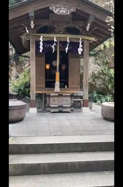 銭洗弁財天宇賀福神社の{uncategorized: "未分類", other: "その他", undefined: "問題あり", building: "その他建物", grave: "お墓", sacred_gate: "鳥居", guardian: "狛犬", statue: "像", buddha: "仏像", history: "歴史", nature: "自然", garden: "庭園", animal: "動物", pagoda: "塔", temizu: "手水舎", mountain_gate: "山門・神門", sanctuary: "本殿・本堂", subordinate: "末社・摂社", art: "芸術", scenery: "景色", jizo: "地蔵", ema: "絵馬", goshuin: "御朱印", omikuji: "おみくじ", items: "授与品その他", amulet: "お守り", goshuincho: "御朱印帳", eats: "食事", festival: "お祭り", votive_dance: "神楽", shichigosan: "七五三参", wedding: "結婚式", experience: "体験その他", initially: "初詣", around: "周辺", anti_infection: "感染症対策"}