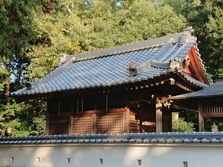 謁播神社の本殿・本堂