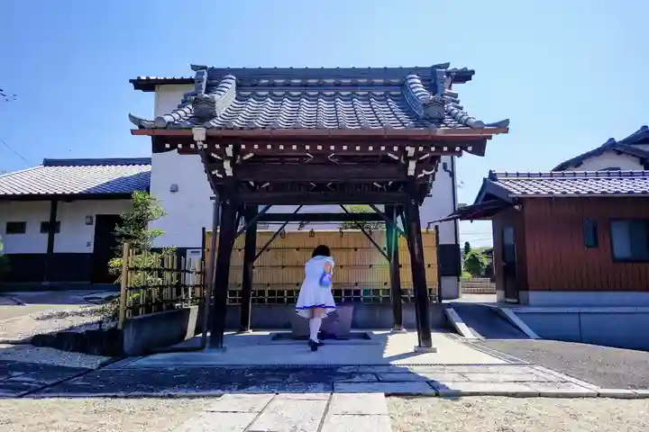 法春寺の手水舎