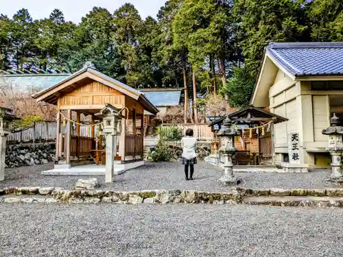 伊奈冨神社の末社