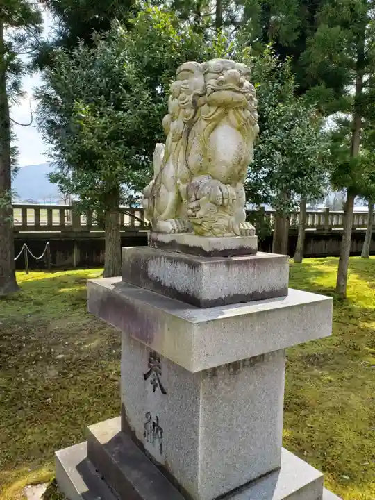 飛騨屋神明社の狛犬