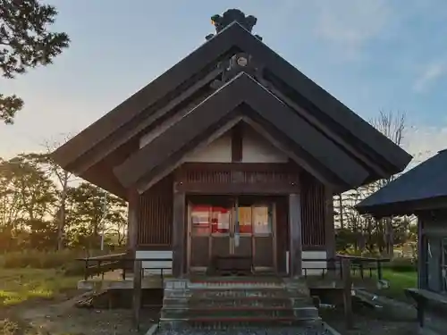 大津稲荷神社の本殿