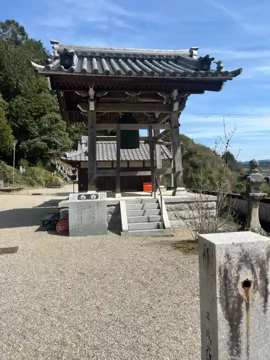 常福寺の{uncategorized: "未分類", other: "その他", undefined: "問題あり", building: "その他建物", grave: "お墓", sacred_gate: "鳥居", guardian: "狛犬", statue: "像", buddha: "仏像", history: "歴史", nature: "自然", garden: "庭園", animal: "動物", pagoda: "塔", temizu: "手水舎", mountain_gate: "山門・神門", sanctuary: "本殿・本堂", subordinate: "末社・摂社", art: "芸術", scenery: "景色", jizo: "地蔵", ema: "絵馬", goshuin: "御朱印", omikuji: "おみくじ", items: "授与品その他", amulet: "お守り", goshuincho: "御朱印帳", eats: "食事", festival: "お祭り", votive_dance: "神楽", shichigosan: "七五三参", wedding: "結婚式", experience: "体験その他", initially: "初詣", around: "周辺", anti_infection: "感染症対策"}