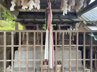八幡神社 (山本)の{uncategorized: "未分類", other: "その他", undefined: "問題あり", building: "その他建物", grave: "お墓", sacred_gate: "鳥居", guardian: "狛犬", statue: "像", buddha: "仏像", history: "歴史", nature: "自然", garden: "庭園", animal: "動物", pagoda: "塔", temizu: "手水舎", mountain_gate: "山門・神門", sanctuary: "本殿・本堂", subordinate: "末社・摂社", art: "芸術", scenery: "景色", jizo: "地蔵", ema: "絵馬", goshuin: "御朱印", omikuji: "おみくじ", items: "授与品その他", amulet: "お守り", goshuincho: "御朱印帳", eats: "食事", festival: "お祭り", votive_dance: "神楽", shichigosan: "七五三参", wedding: "結婚式", experience: "体験その他", initially: "初詣", around: "周辺", anti_infection: "感染症対策"}