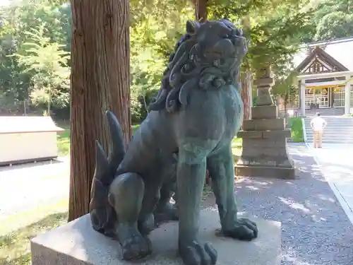 由仁神社の狛犬