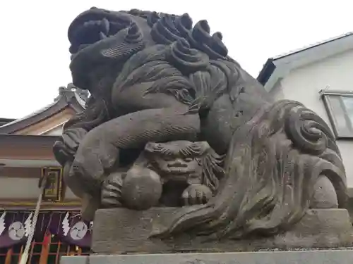 穏田神社の狛犬