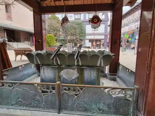 とげぬき地蔵尊 高岩寺の手水舎