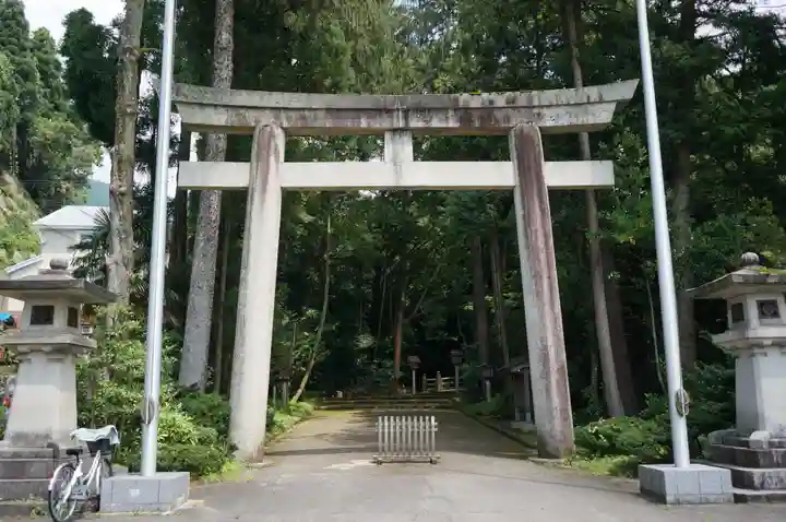 白山比咩神社の鳥居
