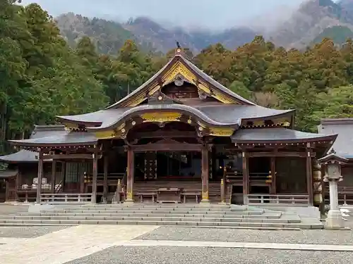 彌彦神社の本殿