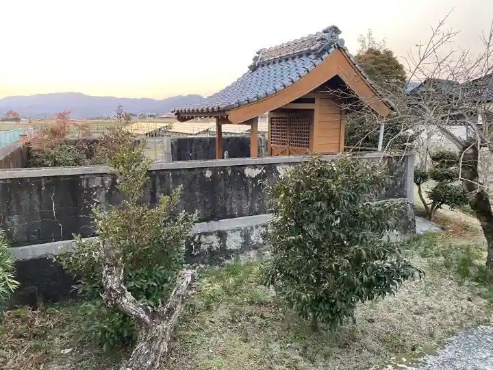 祖霊社の{uncategorized: "未分類", other: "その他", undefined: "問題あり", building: "その他建物", grave: "お墓", sacred_gate: "鳥居", guardian: "狛犬", statue: "像", buddha: "仏像", history: "歴史", nature: "自然", garden: "庭園", animal: "動物", pagoda: "塔", temizu: "手水舎", mountain_gate: "山門・神門", sanctuary: "本殿・本堂", subordinate: "末社・摂社", art: "芸術", scenery: "景色", jizo: "地蔵", ema: "絵馬", goshuin: "御朱印", omikuji: "おみくじ", items: "授与品その他", amulet: "お守り", goshuincho: "御朱印帳", eats: "食事", festival: "お祭り", votive_dance: "神楽", shichigosan: "七五三参", wedding: "結婚式", experience: "体験その他", initially: "初詣", around: "周辺", anti_infection: "感染症対策"}