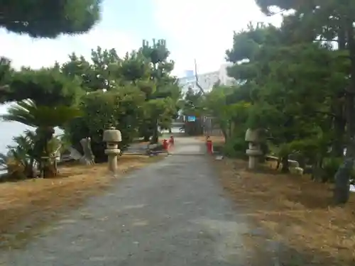 琵琶島神社の庭園