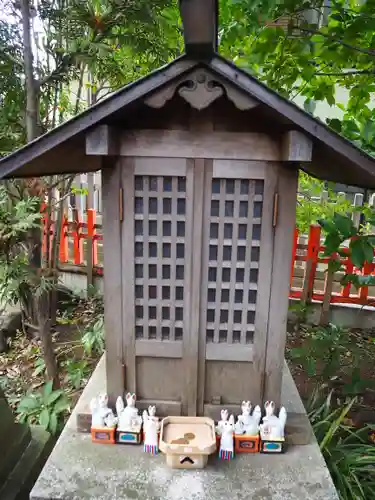 馬橋稲荷神社の末社・摂社